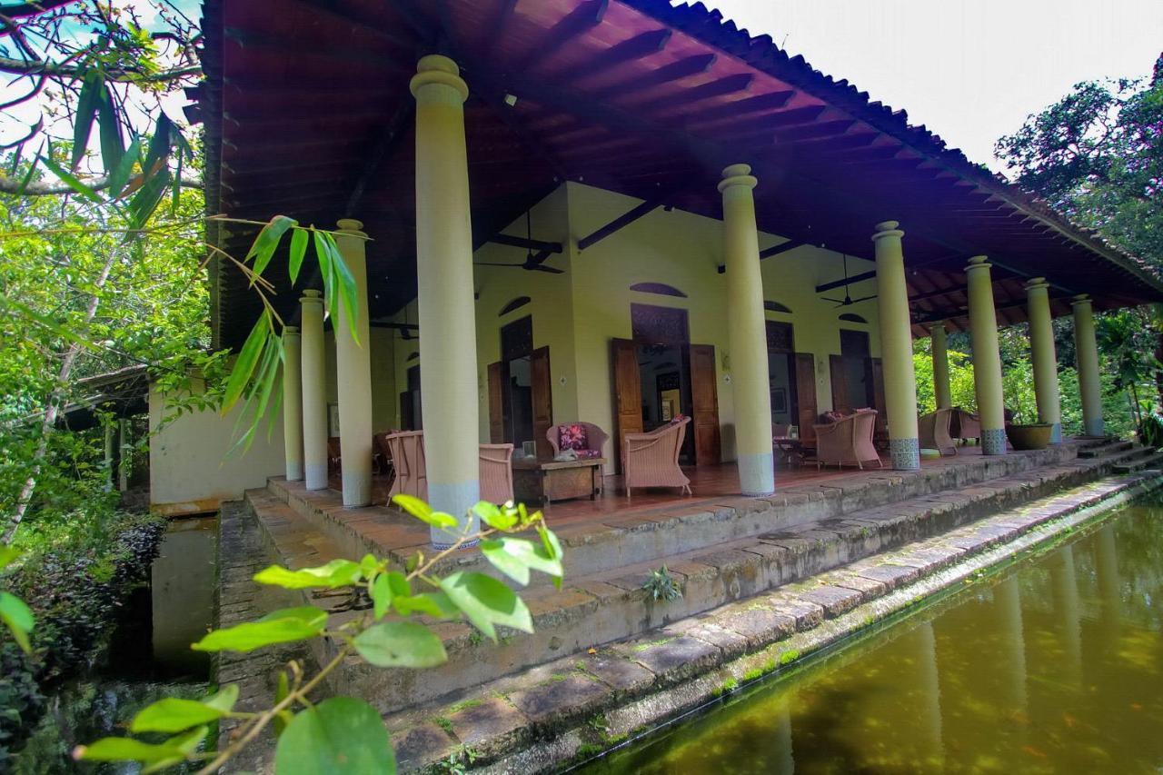 Apa Villa Illuketia Unawatuna Exteriör bild